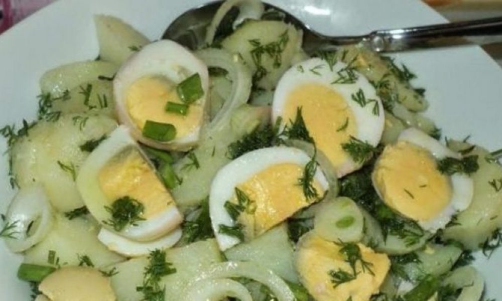 latrepsete-laxtaristi-patatosalata-auga-droseri-giaourtiou-etoimi-lepta-670×400