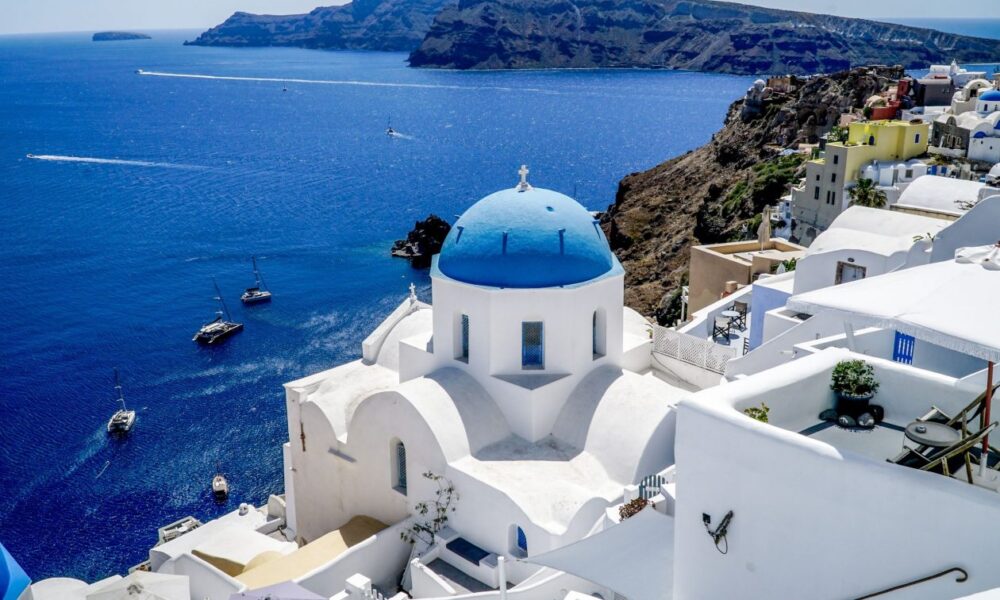 c6565ff9-Santorini-e-1260×756