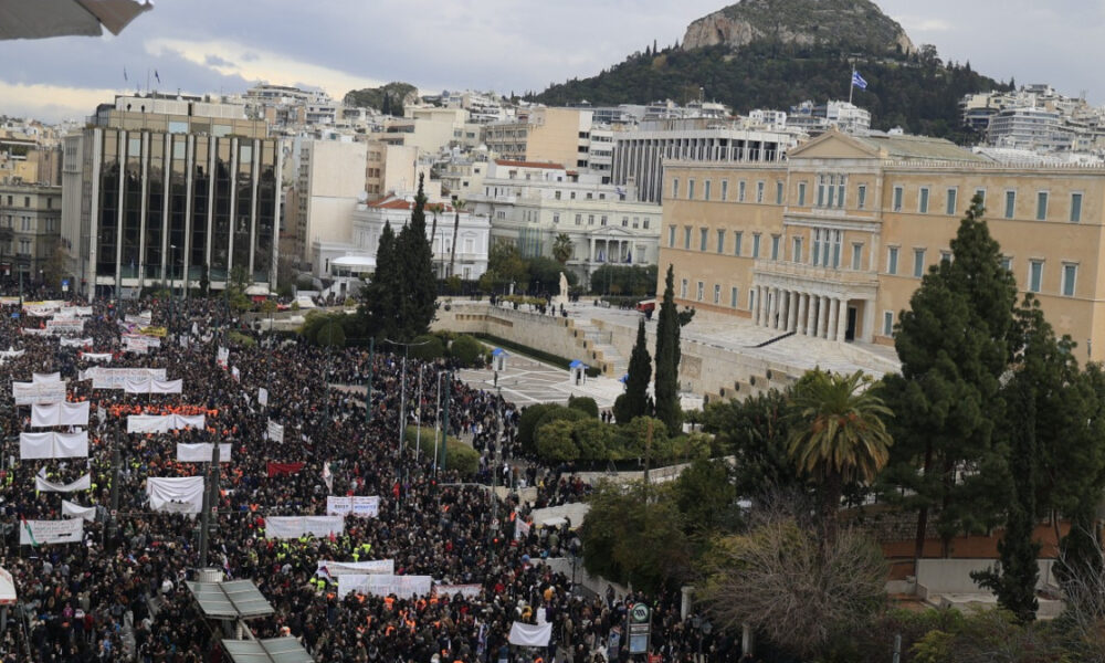 foni-laou-gia-ta-tempi-vouliaxe-to-syntagma