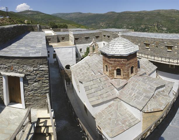 to-monastiri-thaymatoyrgoy-agioy-nikolaoy-en-voynenois-stin-andro-fotografies