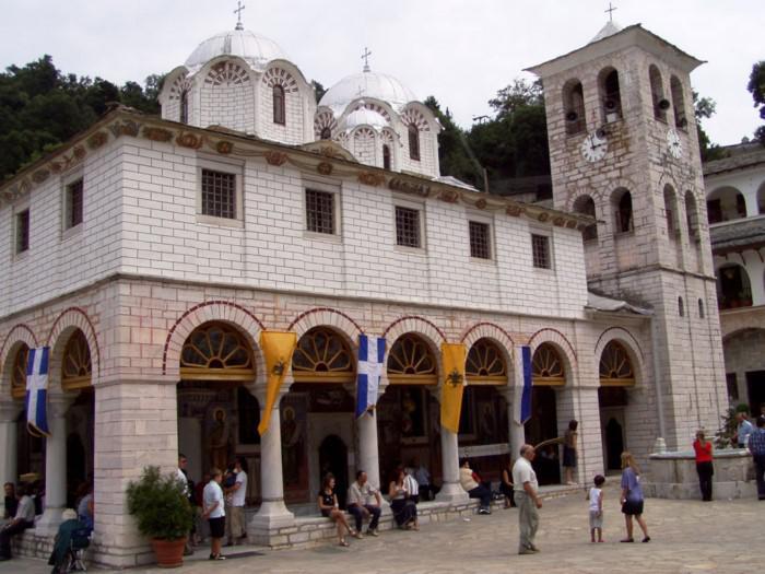 panagia-eikosifoinissa-to-palaiotero-monastiri-se-ellada-eyropi